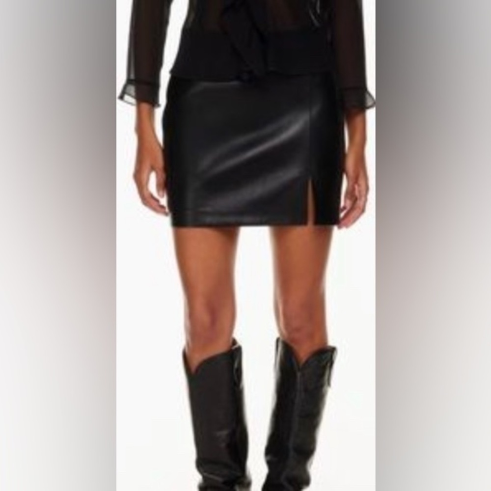 Aritzia Wilfred Patio Mini Skirt Black Size 4